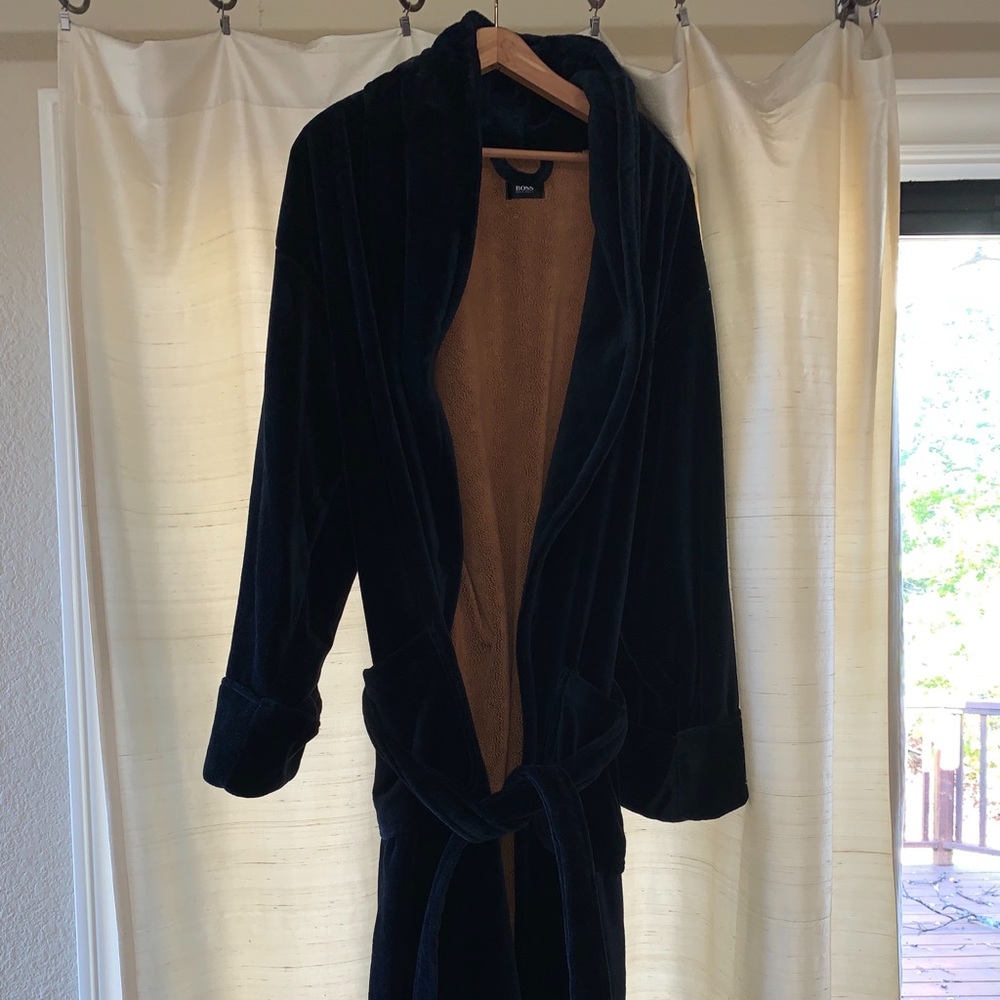 Hugo Boss bathrobe - Picture 1 of 5